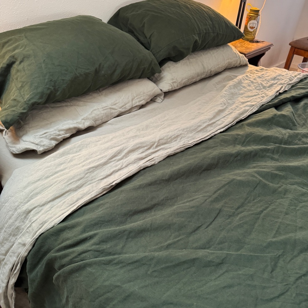 Piglet in Bed and Quince Linen Sheets - Queen Sized